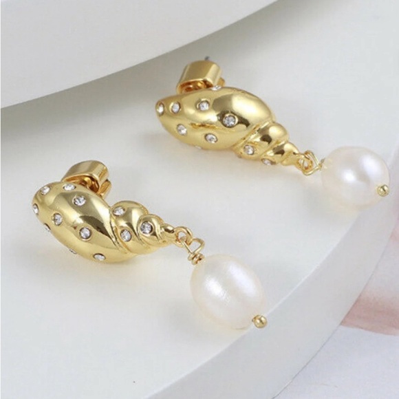 Kate Spade Under the Sea Tulip Pearl Gold Tone Shell Drop Earrings - Picture 7 of 7